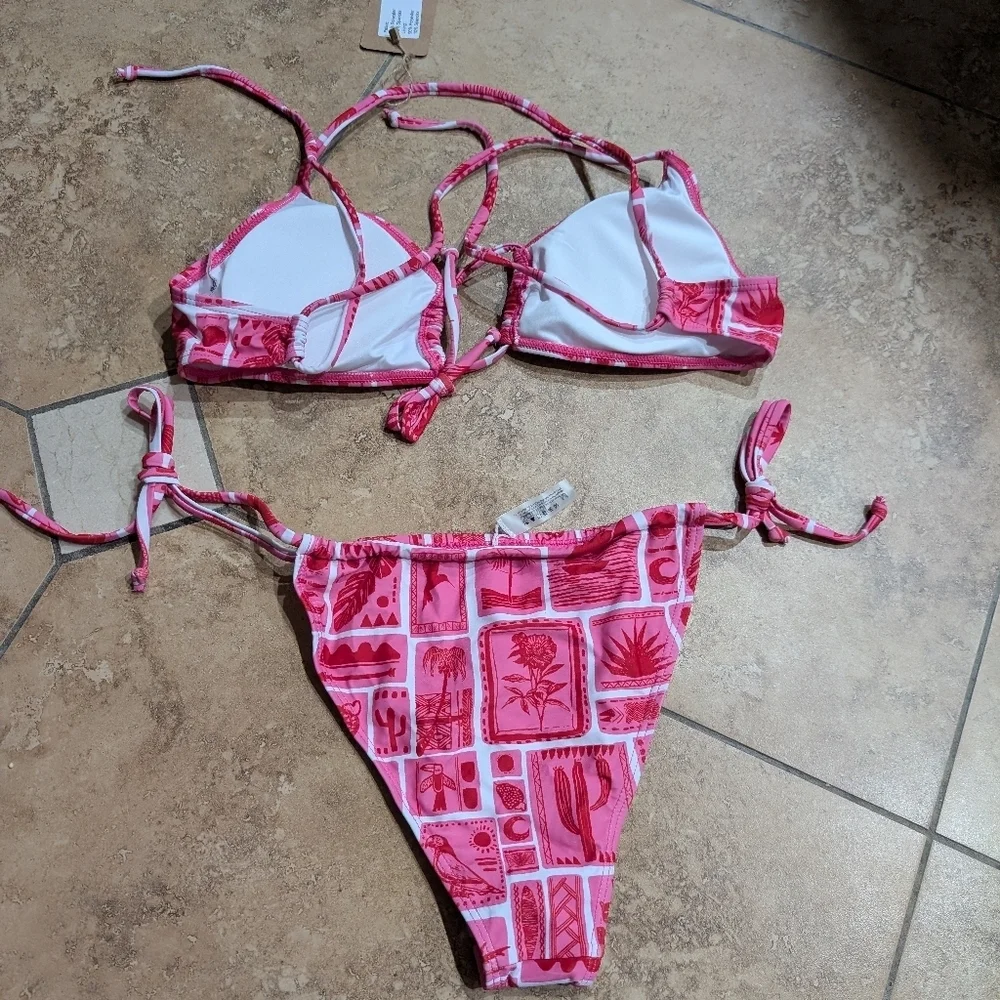 Samiol / Medium / NWT / Pink Bikini Set